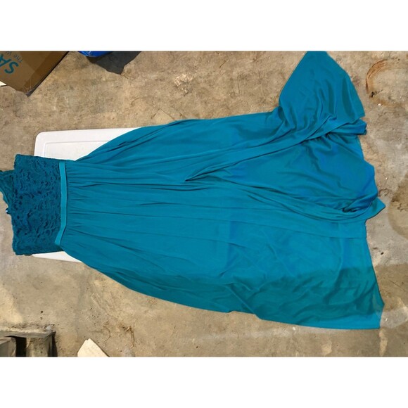 David’s Bridal Bridesmaid Dress size 2 Oasis - Picture 2 of 6